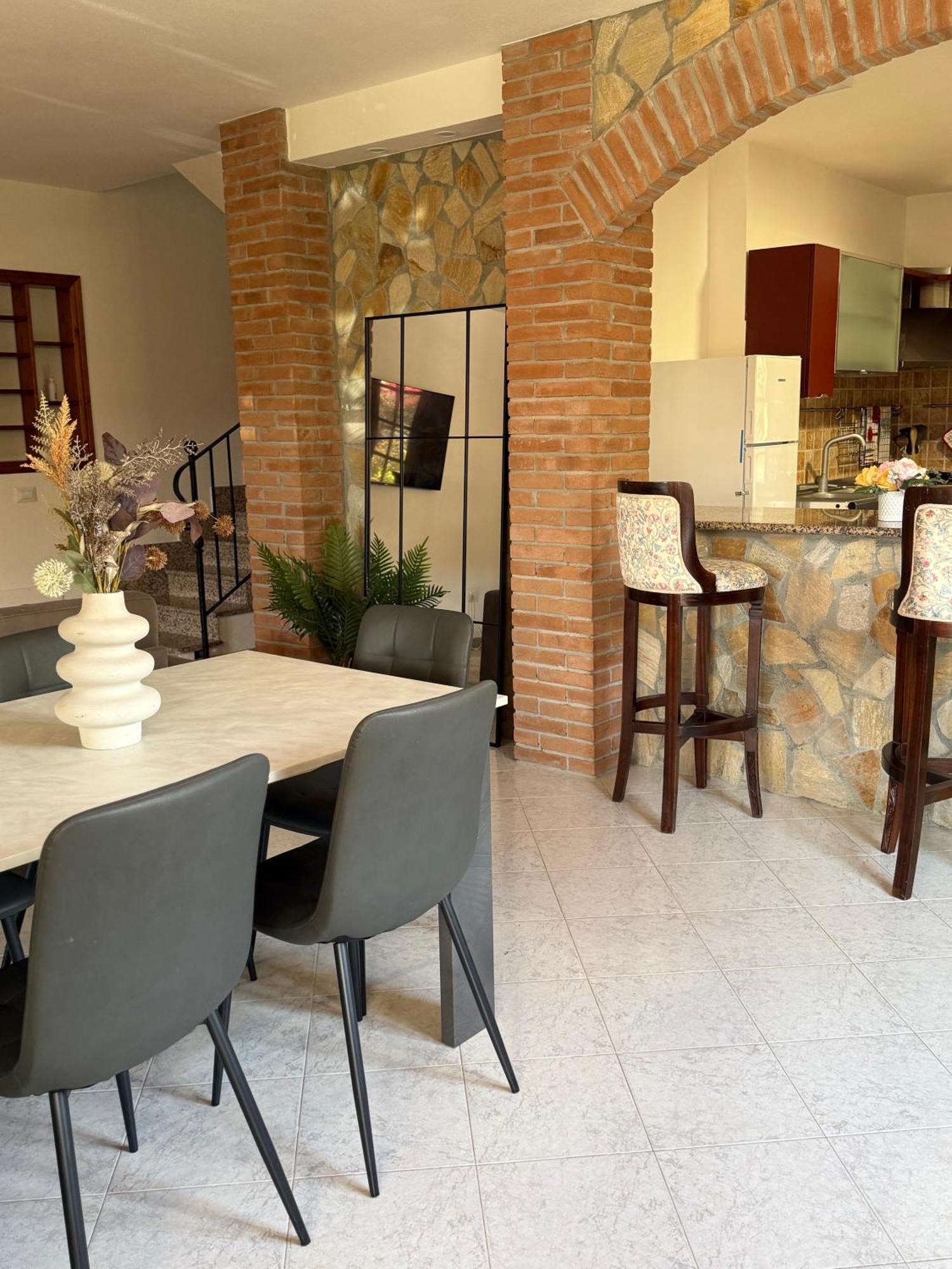Lovely Home 5 Min Walk To The Beach, 3 Bedrooms Ample Outdoor Relax And Wifi Capitana Esterno foto